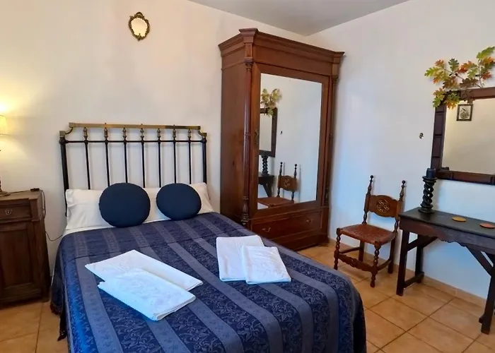 Casa Palacio Carvajal * Cabezabellosa